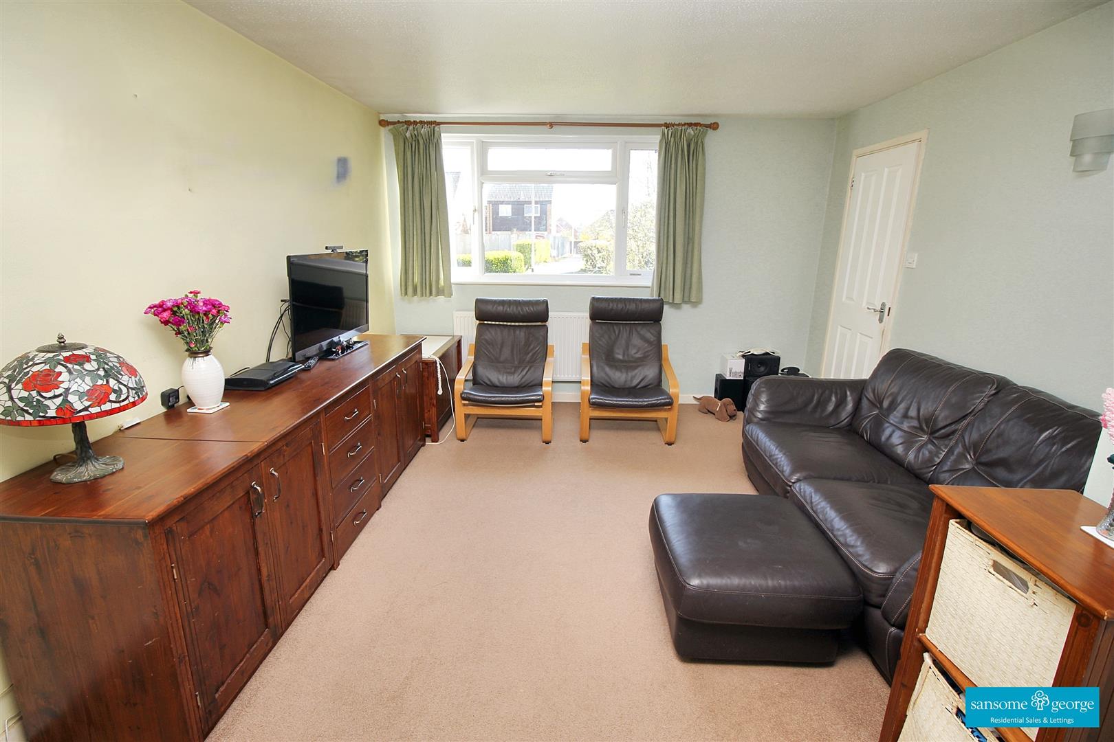 Sandhills Way, Calcot